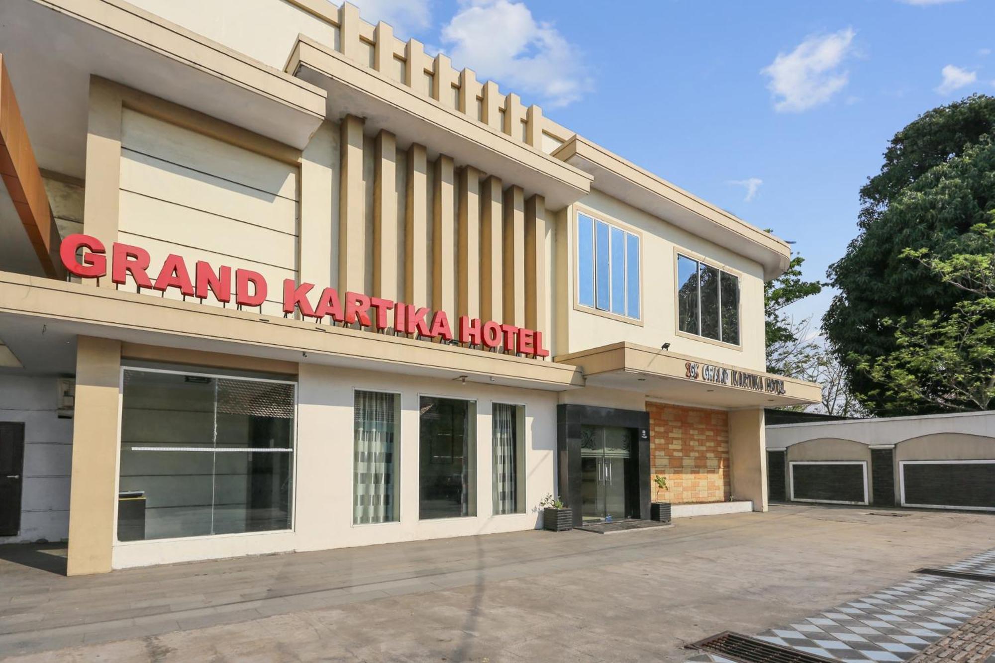 Collection O 93163 Hotel Grand Kartika Pare-Pare Экстерьер фото